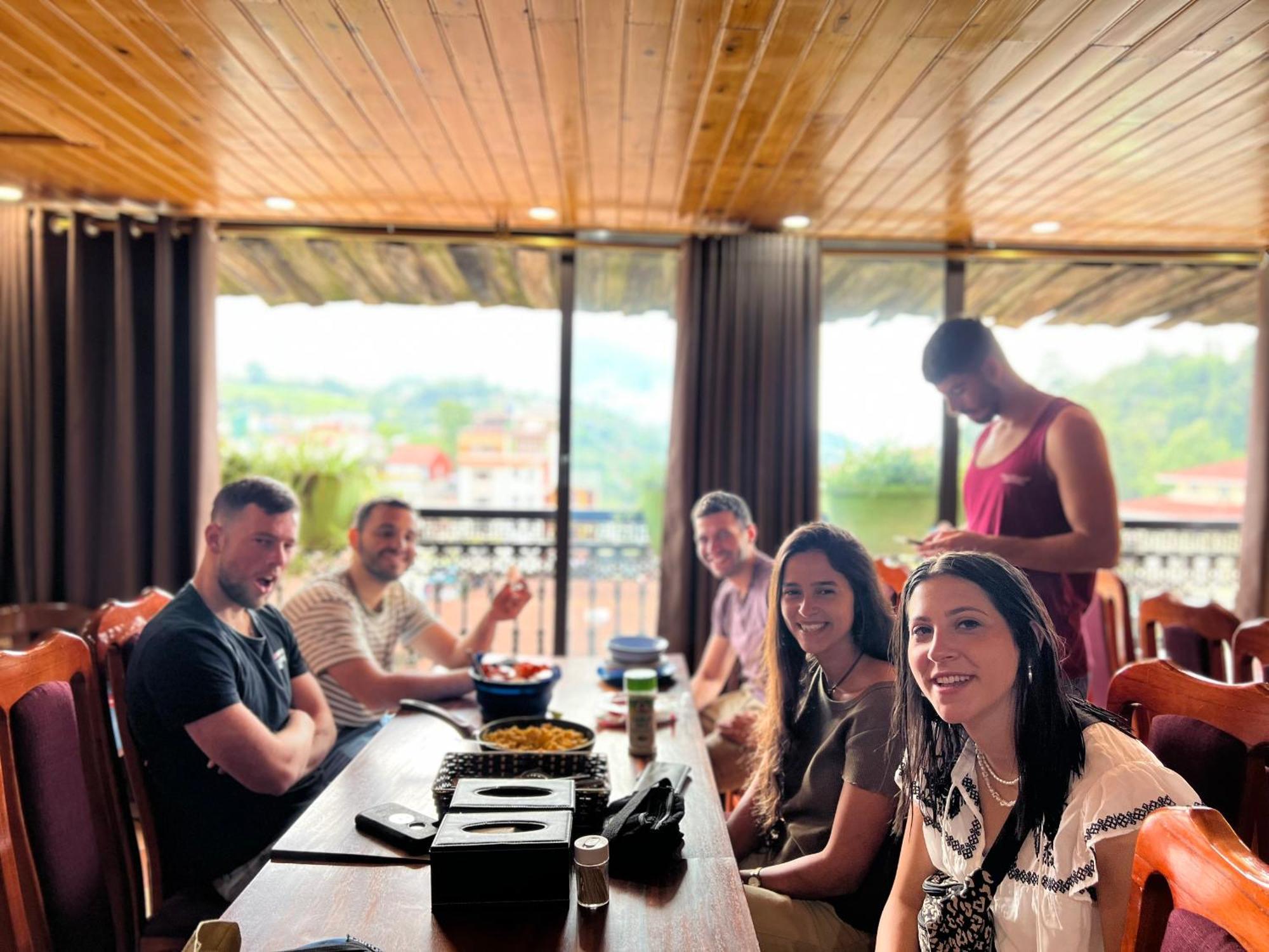 Sapa Full House Hotel Exterior photo